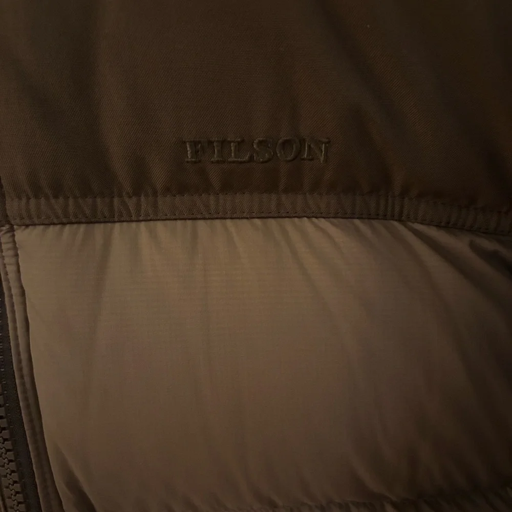 FILSON
Featherweight Down Jacket - Men’s tan - Picture 4 of 4